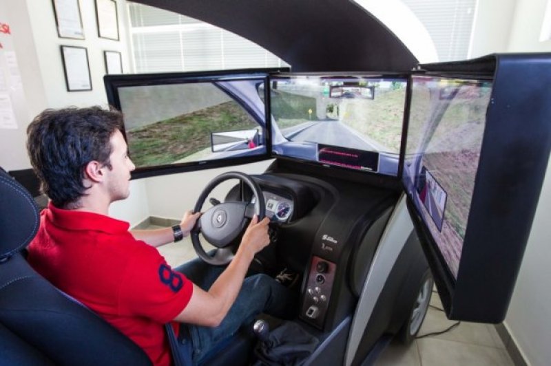 GOVERNO DIZ QUE SIMULADOR VEICULAR JÁ É USADO EM 3.500 AUTOESCOLAS