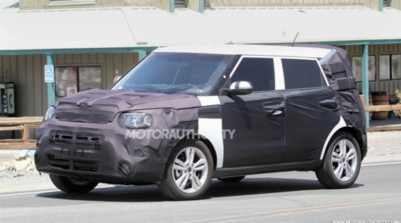 Flagra: Kia Soul é visto rodando todo camuflado