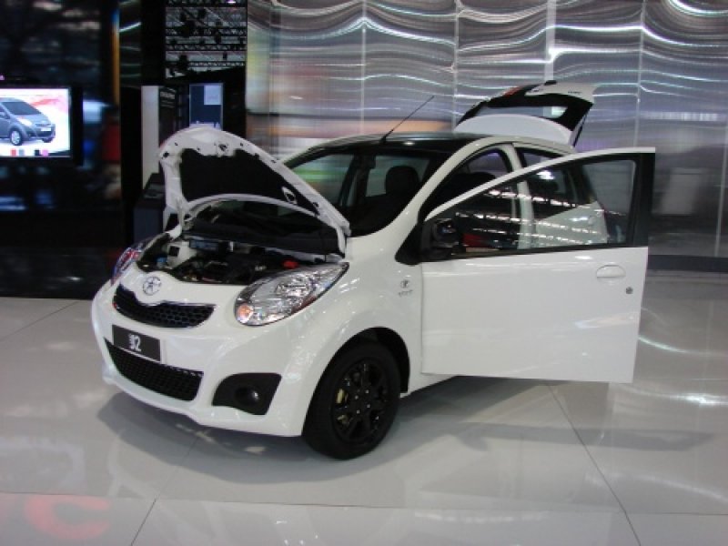 Salão do Automóvel: JAC Motors exibe o compacto J2