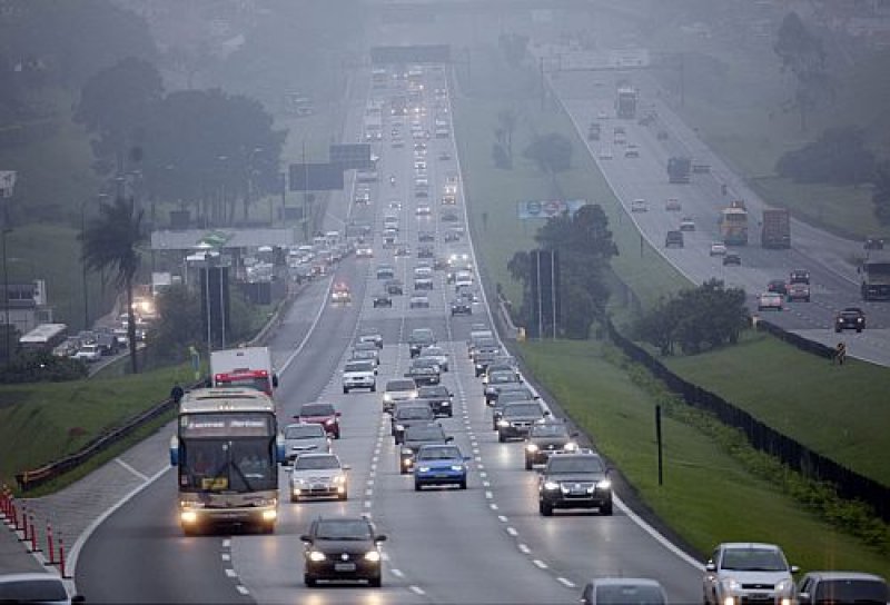 Estradas em obras e chuva devem atrapalhar feriadão em São Paulo