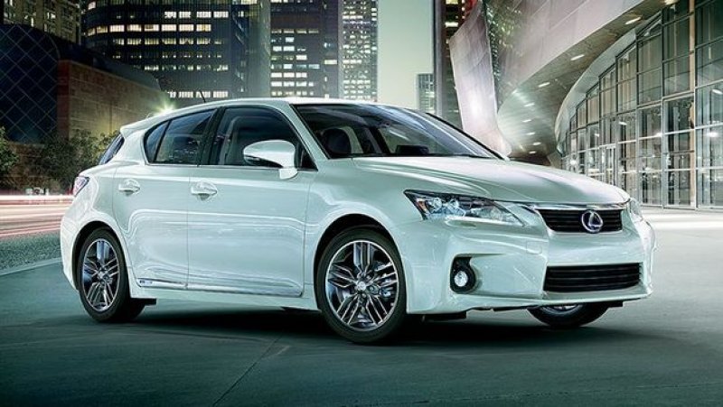 LEXUS CT 200H CHEGA POR R$ 149 MIL