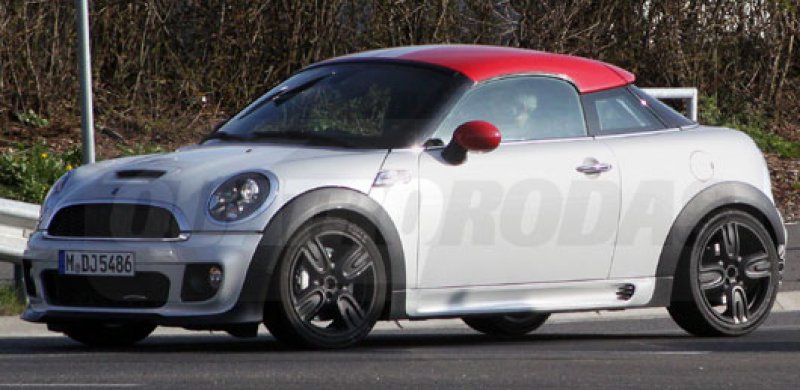 Mini Coupé JCW GP é flagrado em testes