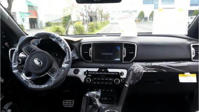 IMAGEM MOSTRA INTERIOR DO NOVO KIA SPORTAGE