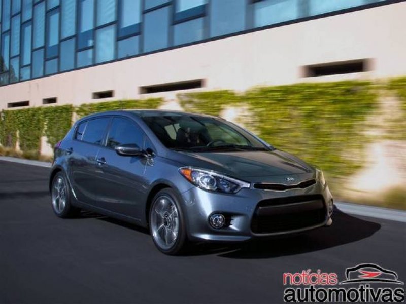 KIA MOTORS REVELA NOVO CERATO HATCH NO SALÃO DE CHICAGO 2013