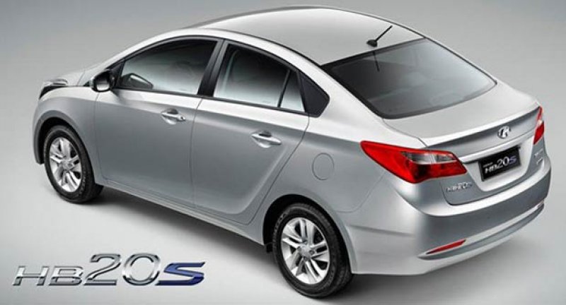 O MOTOR DO GIUGIARO PARCOUR CONCEPT É UM LAMBORGHINI V10 5.2 COM 550 CV USADO NO GALLARDO. COM ELE, O CONCEITO ITALIANO VAI DE 0 A 100 KM/H EM APENAS 3,6 SEGUNDOS. O MODELO AINDA DISPÕE DE SUSPENSÃO D