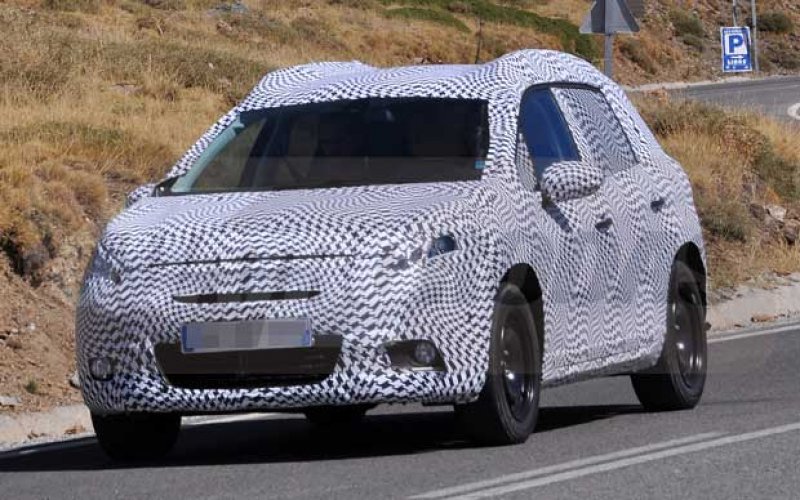 Peugeot 2008 é testado na Europa