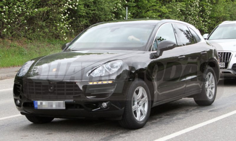 Porsche Macan é flagrado em testes