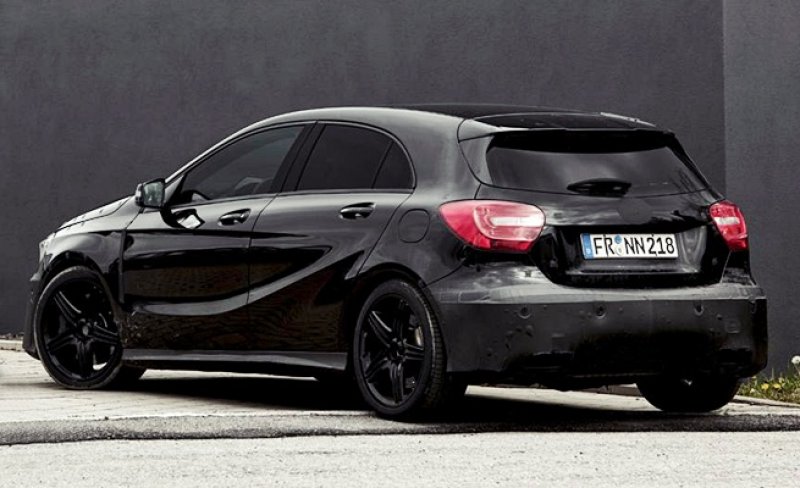 Mercedes revela "flagras" e detalhes do A45 AMG