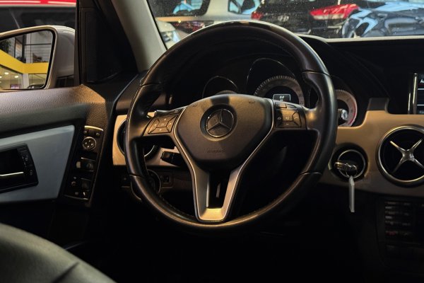 MERCEDES-BENZ GLK 220 2.1 CDI 4X4 DIESEL 4P AUTOMÁTICO 2014/2014