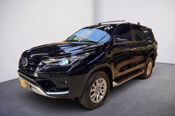 TOYOTA HILUX SW4 2.8 D-4D TURBO DIESEL SRX 7L 4X4 AUTOMÁTICO 2021/2022