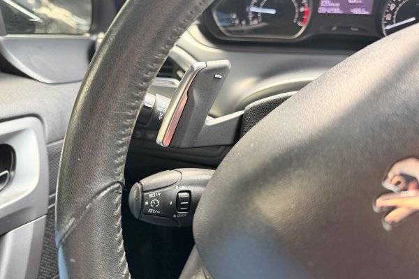 PEUGEOT 208 1.6 GRIFFE 16V FLEX 4P AUTOMÁTICO 2015/2016
