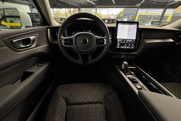 VOLVO XC60 2.0 T8 PHEV PLUS AWD GEARTRONIC 2025/2026