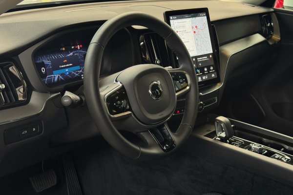 VOLVO XC60 2.0 T8 PHEV PLUS AWD GEARTRONIC 2025/2026